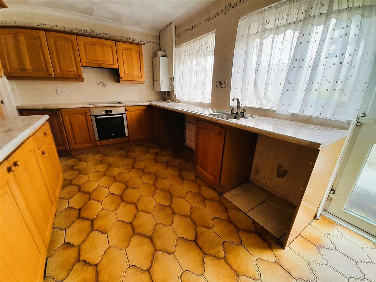 Hilltop, Llanelli, SA14 8DF